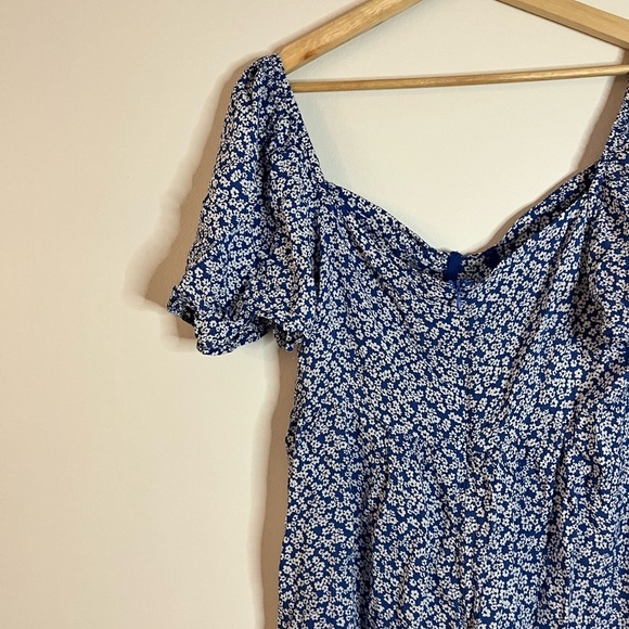 Lulus Blue Floral Sweetheart Neckline Puff Sleeve Romper Size L NWT - Picture 11 of 14